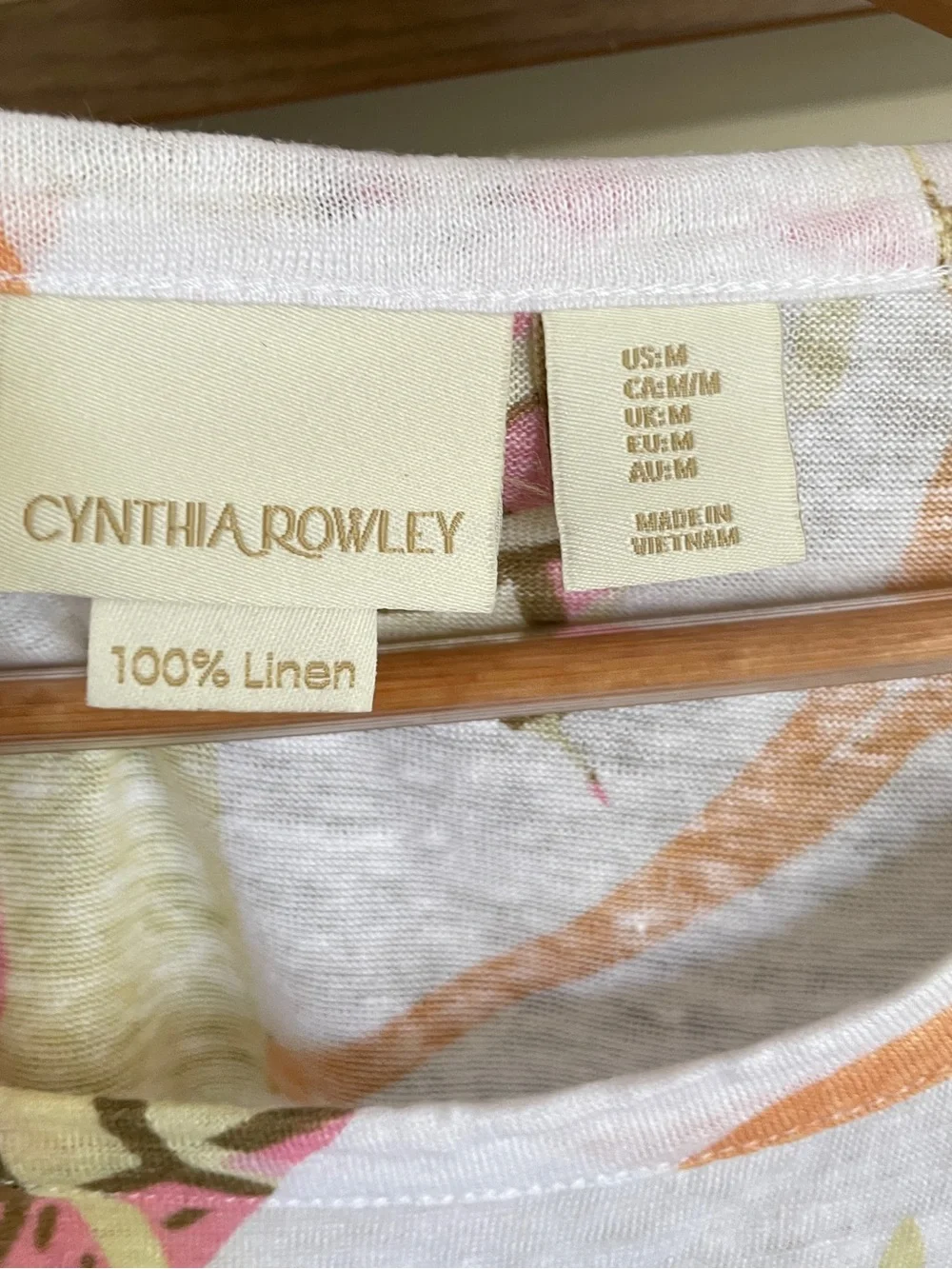 Cynthia Rowley White Floral 100% Linen Tee, Size Medium - Picture 2 of 6